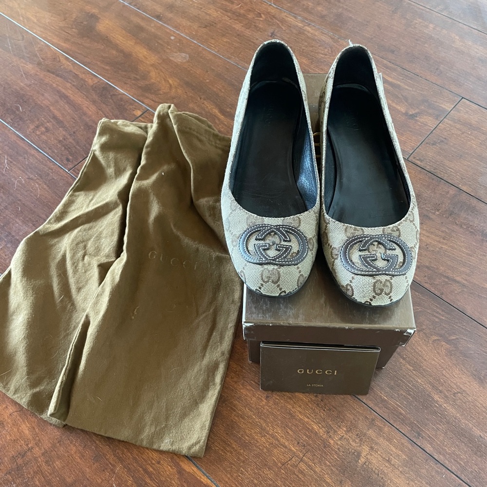 Gucci Beige and Brown Flats